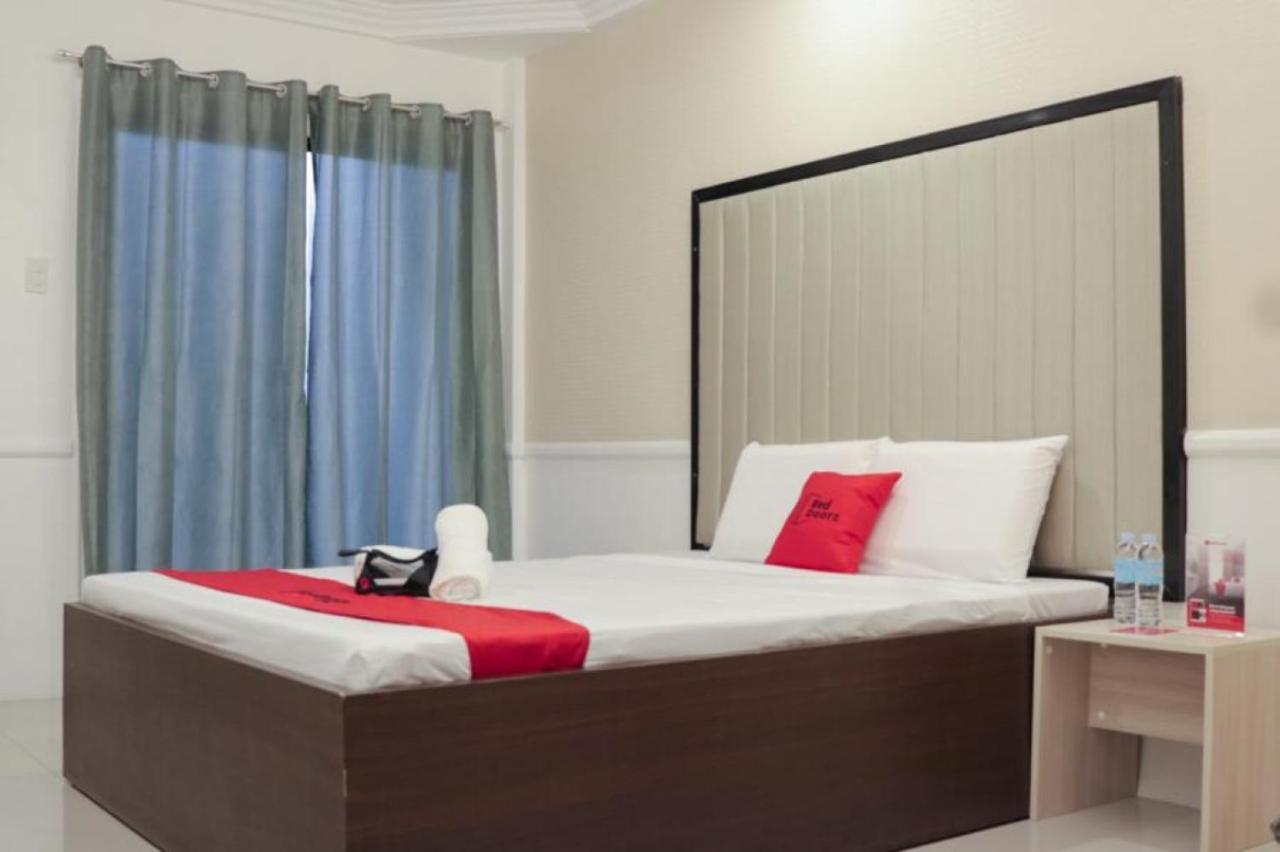 Reddoorz Premium @ Wireless Mandaue Cebu Hotel Quarto foto